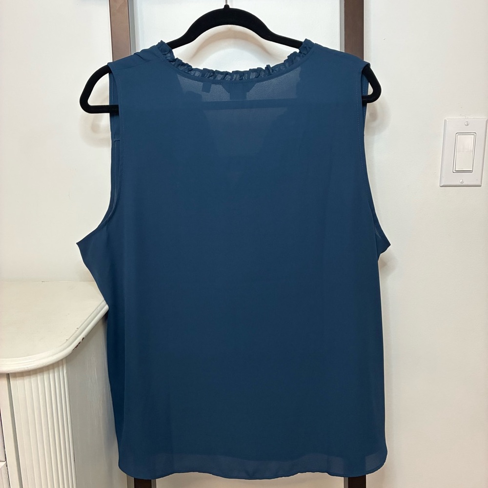 Reitmans Women's Blue Sleeveless Top. Size XXL. Feels silky! NWOT versatile! - Picture 5 of 9